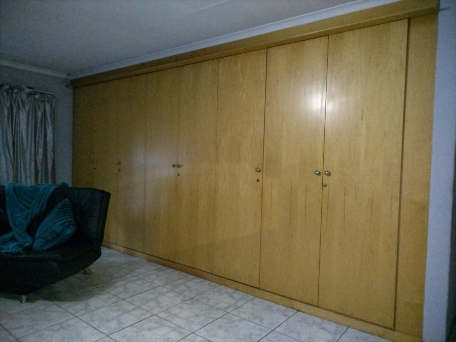 4 Bedroom Property for Sale in Oos Einde North West